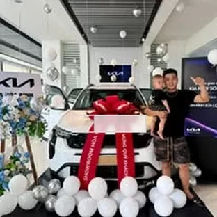 Hoạt động tư vấn và giao xe Kia tại Hòa Bình 6